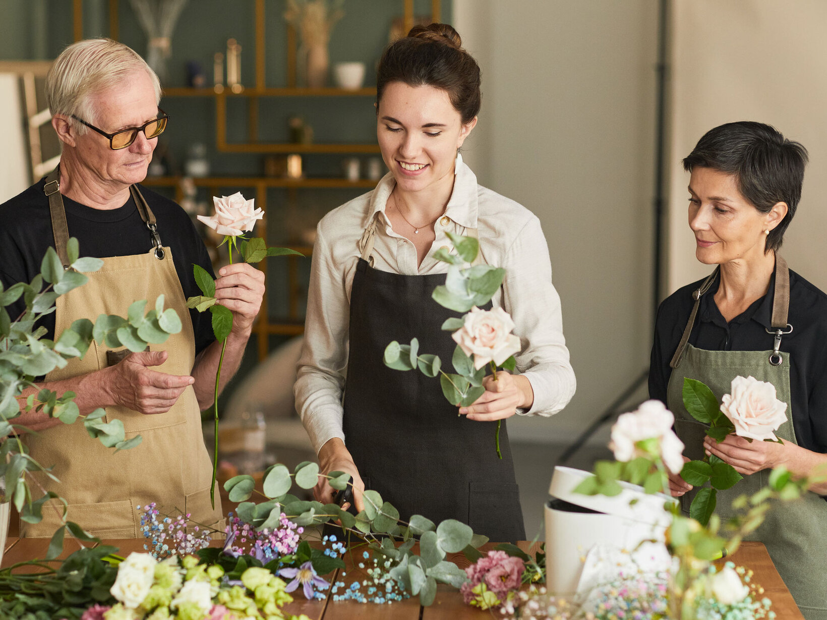 Blumen-Risse, Sortiment, Blumen, Floristik, Personen, Gruen, Schwarz, Braun, Weiss