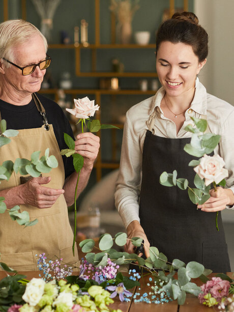 Blumen-Risse, Sortiment, Blumen, Floristik, Personen, Gruen, Schwarz, Braun, Weiss