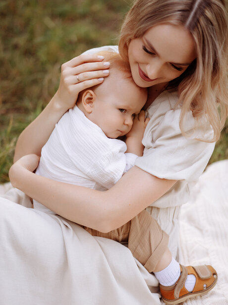 Blumen Risse, Saison, Geburt und Taufe, Mutter, Baby, Sitzen, Geborgenheit, Liebe, Zuneigung