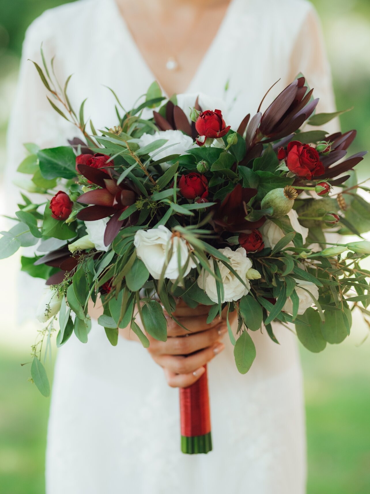 Blumen-Risse, Sortiment, Blumen, Floristik, Hochzeit, Rot, Weiss, Gruen, Zepterstrauss, Blumenstrauss