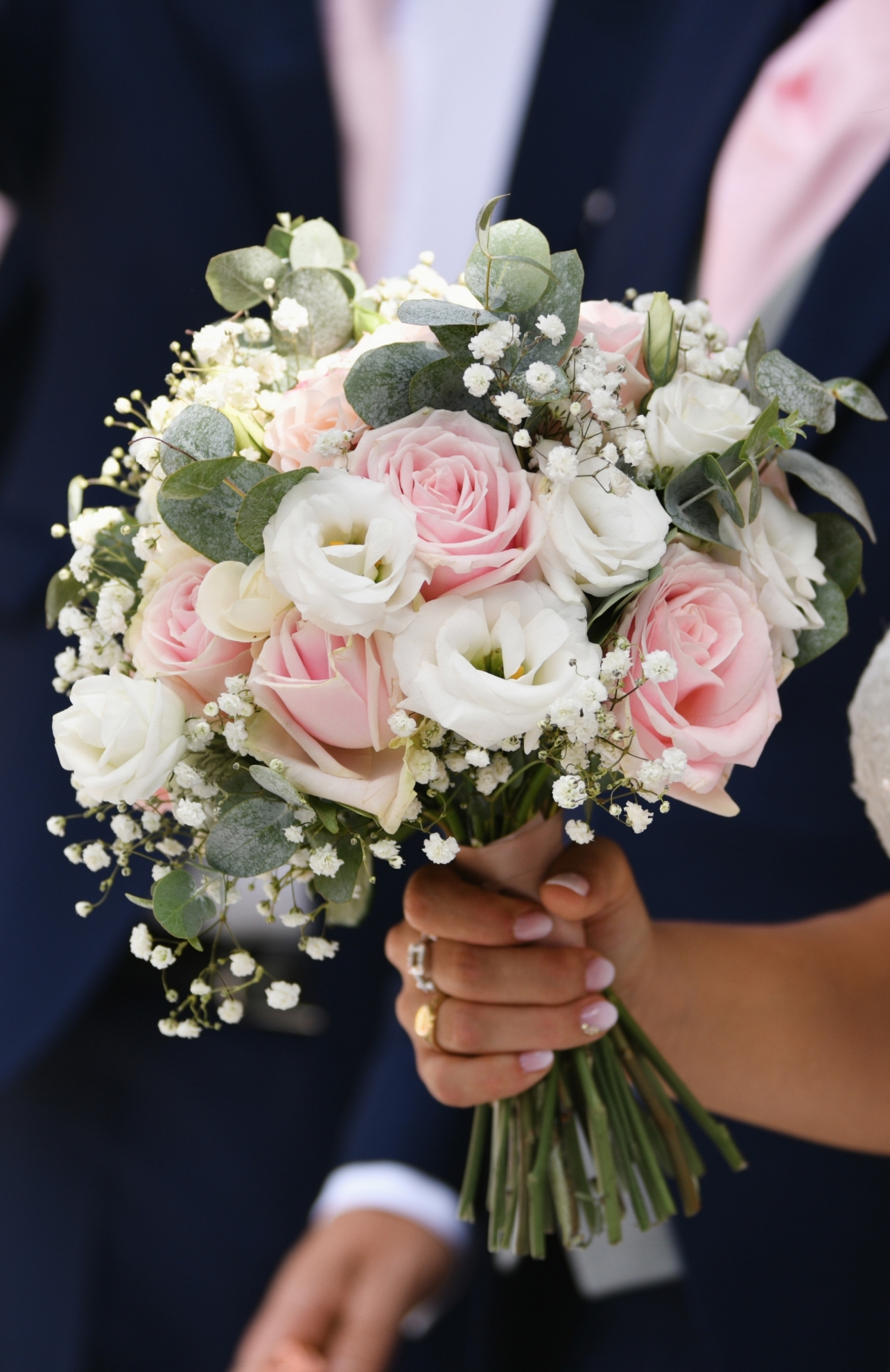 Blumen-Risse, Sortiment, Blumen, Floristik, Hochzeit, Brautstrauss, Rosa, Weiss, Gruen