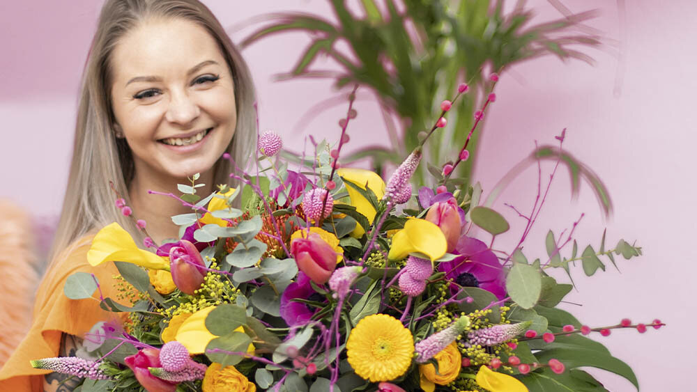Blumen-Risse, Sortiment, Blumen, Saison, Pink, Orange, Gelb, Gruen, Blumenstrauss, Bunt, Person