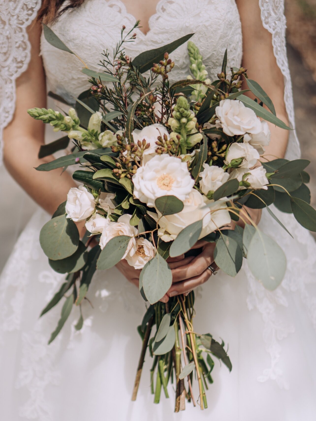 Blumen-Risse, Sortiment, Blumen, Floristik, Hochzeit, Weiss, Gruen, Tropfenstrauss, Brautstrauss