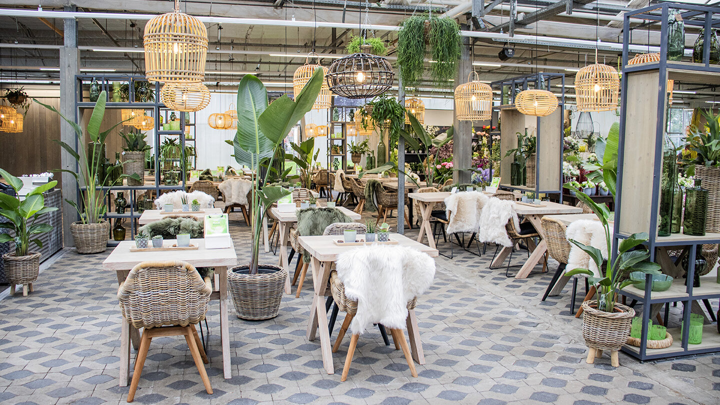 Blumen Risse, Gartencafe, Dort&shy;mund-Indu&shy;park, Cafe, Gastraum, Tresen, Theke, Stühle, Modern, Gesamt, Übersicht, Stilvoll