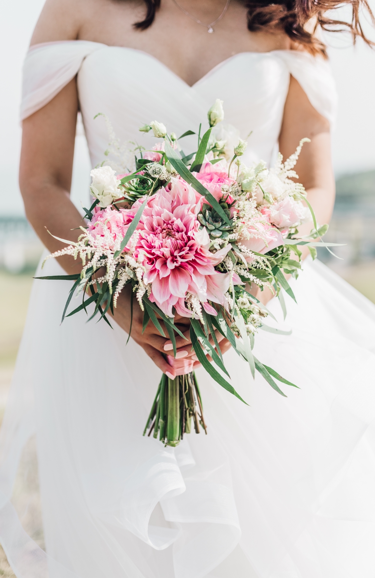 Blumen-Risse, Sortiment, Blumen, Floristik, Hochzeit, Blumenstrauss, Rosa, Weiss, Gruen, Brautstrauss